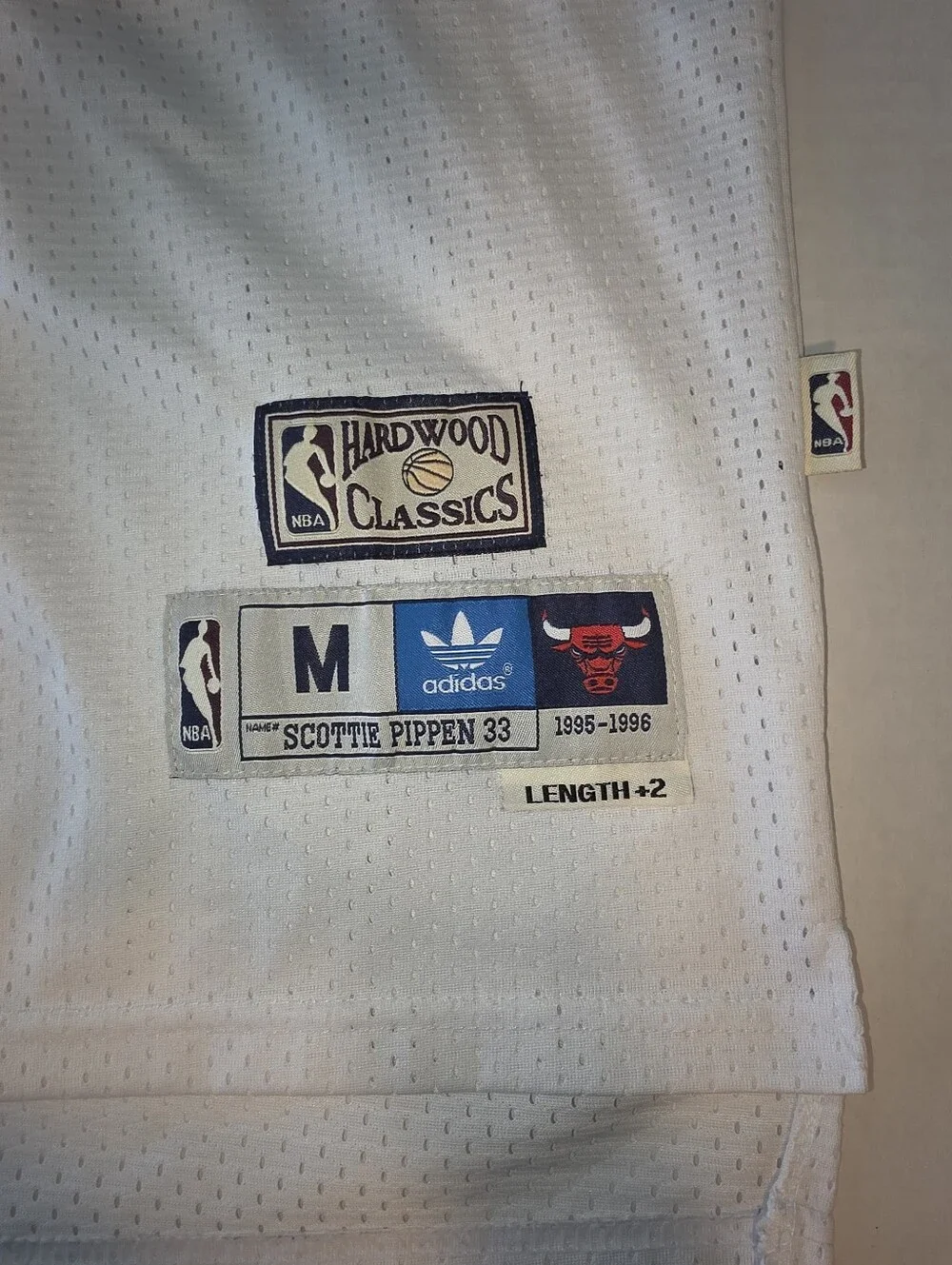 Vintage Adidas Chicago Bulls Scottie Pippen #33 NBA Basketball Jersey M